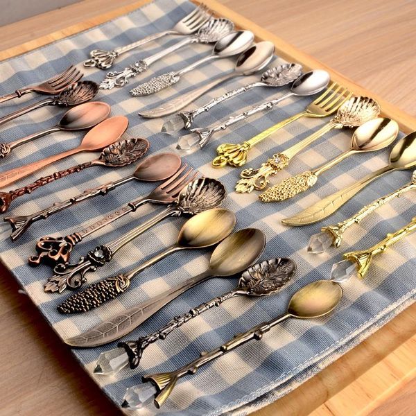 

dinnerware sets 6pcs/set vintage spoons fork mini royal style metal gold carved coffee spoon fruit prikkers dessert kitchen tool teaspoon