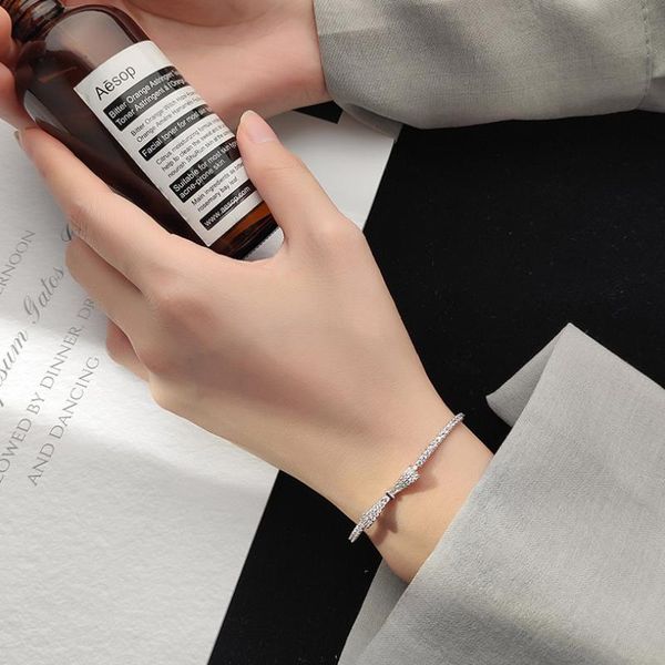

link, chain fashion and elegant ladies exquisite bracelet fresh sweet simple jewelry gifts, Black