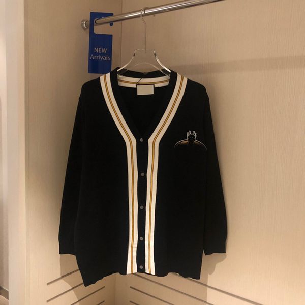 

2021 early autumn new college style sealed embroidery contrast color knitted cardigan women's casual loose v-neck long sleeve overlay, White