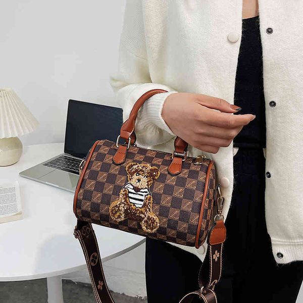 

2022 factory wholesale bag women's style lattice printed portable shoulder net red boston pillow diagonal cross bag batch
