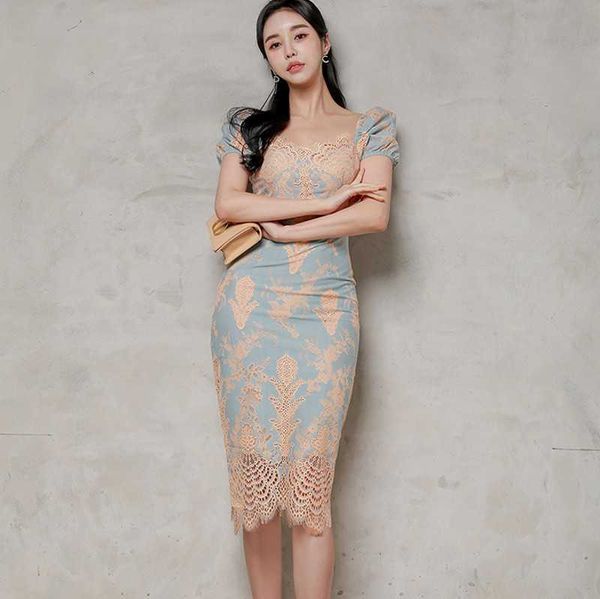 Moda de verão Sexy Mulheres Escavar Lápis Vestido Coreano Slow Sleeve Vintage Lace Wrap Vestido de quadril Vestidos 210531