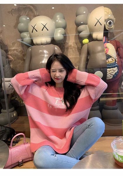 

70% off 21 fall fashion pink lazy embroidery letter stripe wool drop shoulder os version, Black;gray