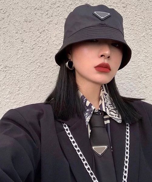 

2021 mens women caps classic street travel hat couple models four seasons universal all-match star same paragraph triangle embroidery design, Blue;gray