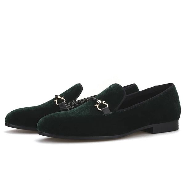 Mocassini da uomo di colore verde scarpe eleganti con fibbia in metallo in pelle Pantofole da fumo da uomo per feste e matrimoni Scarpe da uomo fatte a mano