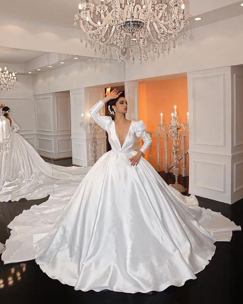 

long sleeve princess wedding dresses 2022 v-neck cathedral train matte train arabic middle east muslim bridal dress robes, White