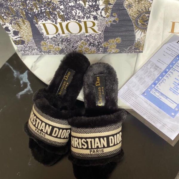 

slipper flat slippers women's 2021 new european and american fashion super soft flat bottom hairy embroidered women's slipperszly, Black