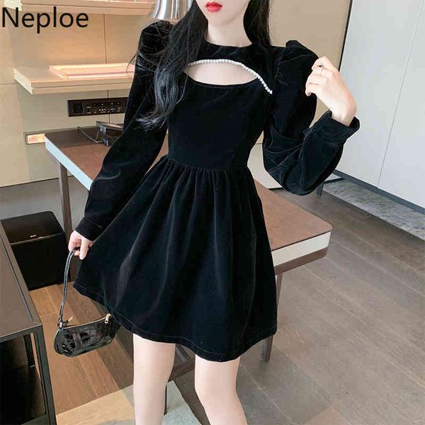 Neploe Schwarzes Kleid für Frauen Sexy Lady Hollow Out Schlanke Taille Vestidos Perlen O-Ausschnitt Süße Puffärmel Samt Elegante Kleider 210422