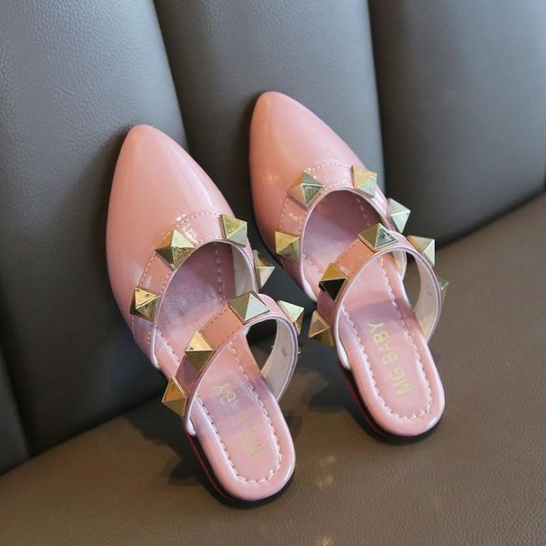

slipper 2021 summer girl slippers soft soles non-slip little foreign style rivet toe outside wear shoes kids, Black;grey