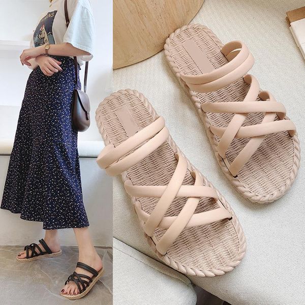 

summer women's sandals, slippers outside wearing fashionable flats, Black