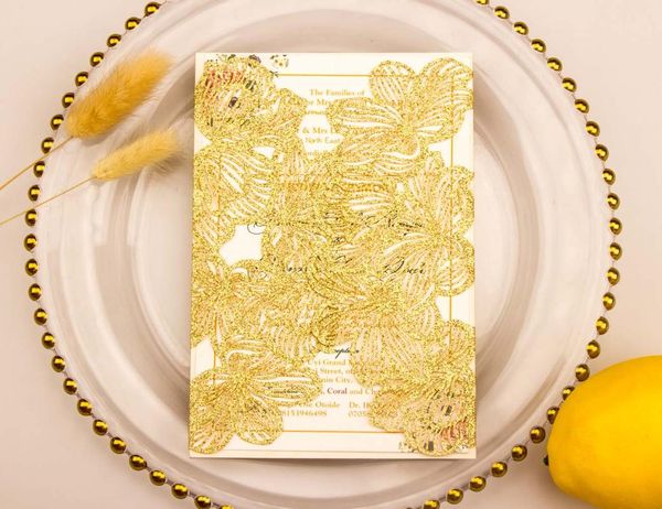 Biglietti d'auguri 50pcs Silver Gold Glitter Leaf Foglie Hollow Flower Taglio laser Pocket Invite 5x7 Wedding Invitation Card Buste