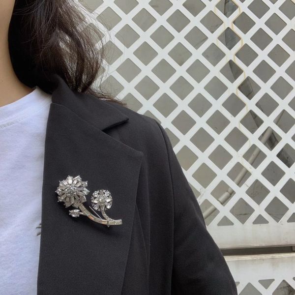 

amorita boutique design snow flower crystal brooches, Gray