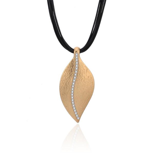 

pendant necklaces big leaf shape for women statement jewelry layered leather chains silvery necklace retro accessories 2021, Silver
