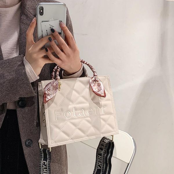 

the female fashion 2021 diagonal bag silk red new of portable version scarf korean small square rhombus net oceanic messenger dxpcx