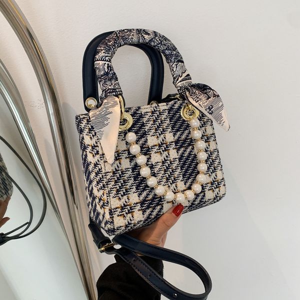 

design bag tote 2021 fashion korean hand canvas lattice shoulder pearl chain messenger