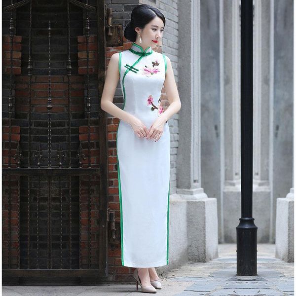 

ethnic clothing lady vintage floral embroidery cheongsam mandarin collar slim qipao chinese dress plus size 3xl 4xl 5xl satin vestidos, Red