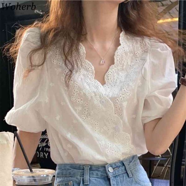 Blusas coreano bordado lace gentil camisas mulheres verão branco blusas oco out v pescoço manga curta solta tops 210519