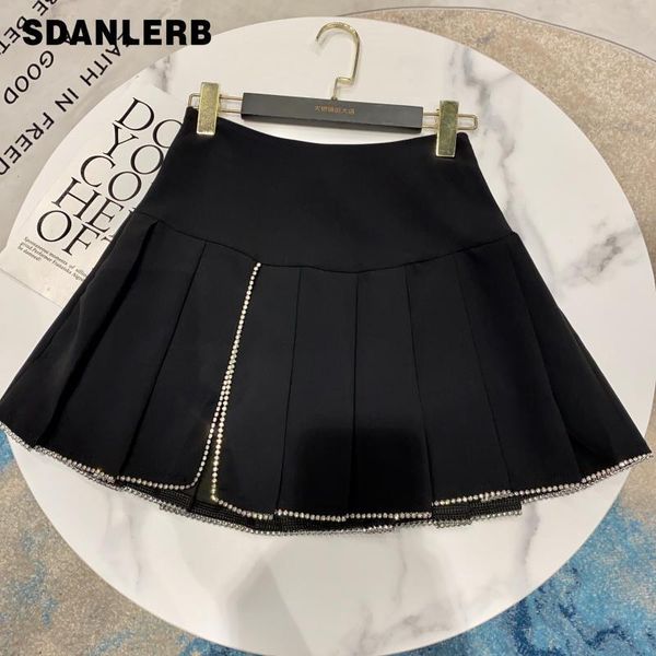 

skirts women short skirt 2021 spring and summer rhinestone edge shiny design anti-exposure lining pleated a-line plain jupe, Black