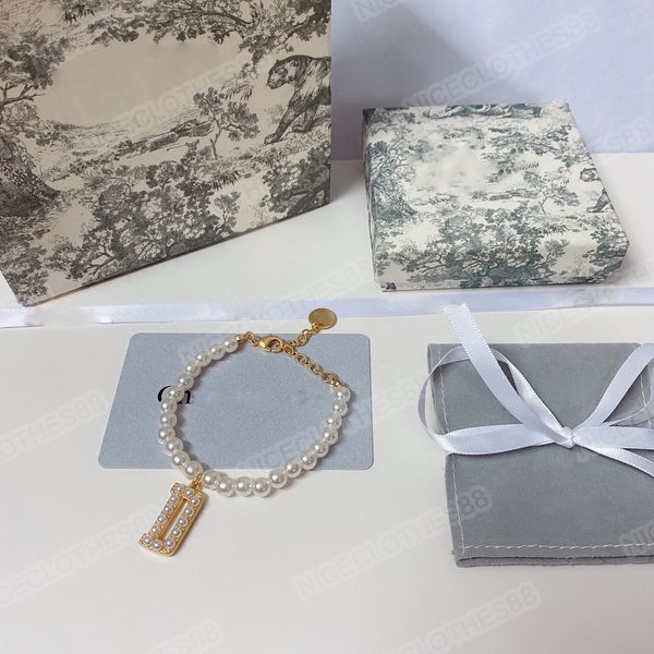 

strand d home fashion designer pendant letter pearl ladies bracelet, Black