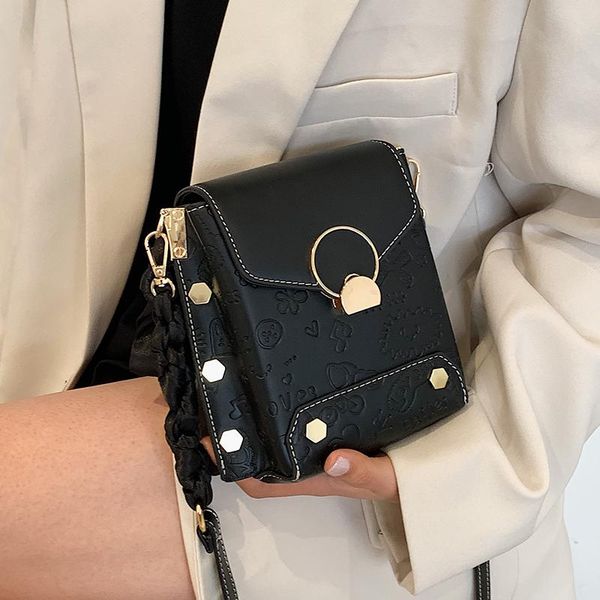 

evening bags niche design bag female ins 2021 fashion square all-match messenger phone shoulder width: 18cm