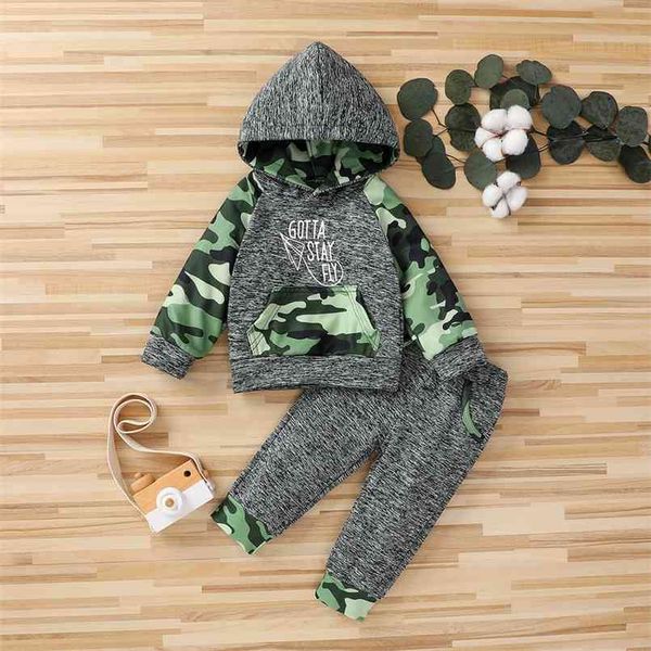 2 pcs baby boy street estilo camuflagem conjunto de moda com capuz moda comprida roupa infantil roupas para 210528