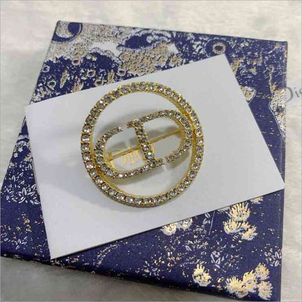 

factory specials aa new classic letter hairpin with drill version brass material net red same brooch, Gray