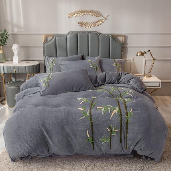 Set di biancheria da letto Stile cinese Asciugamano di bambù Ricamo Inverno Velluto Flanella Tessili per la casa Lenzuolo in pile Set Copripiumino Federe