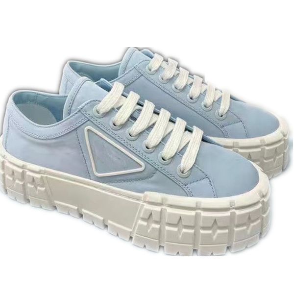 Sapatos formais de sola grossa mais recentes Designer de luxo de cano baixo casual feminino Sapatos de lona Design de marca Sapatos sociais femininos Corrida ao ar livre