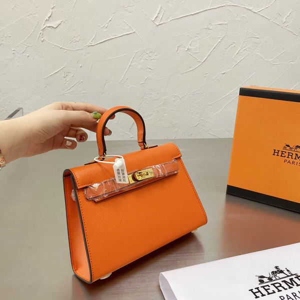 

[a mao family]leather women's 2021 net red new fashion versatile portable shoulder zly zly