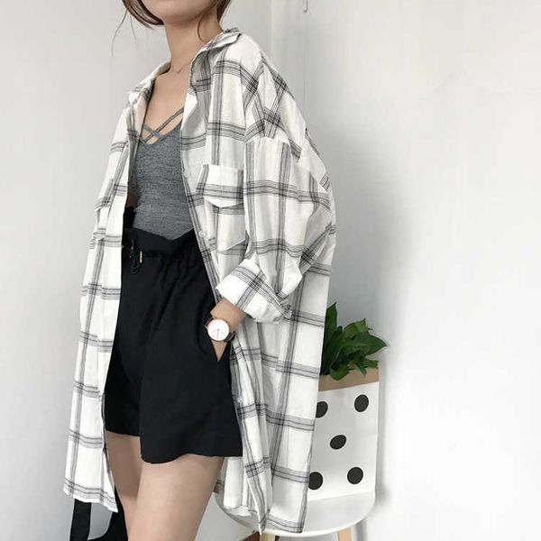 

korean spring and summer casual cotton shirts elegant women long full turn-down collar plaid blouse 210615, White