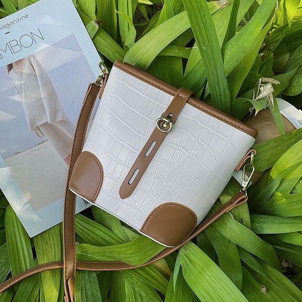 

evening bags niche design high-end bag 2021 fashion female all-match messenger handbag bucket shoulder width: 20cm