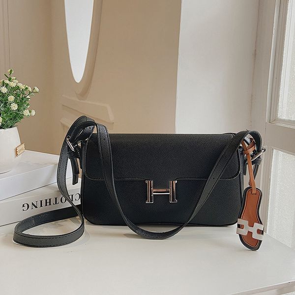 

design s bag female 2021h button armpit niche design stick fashion texture single shoulder bag