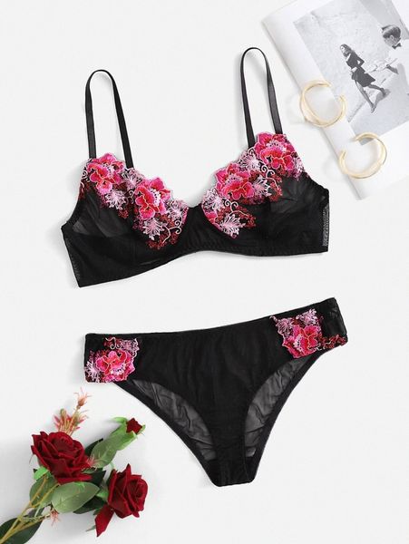 

plus floral embroidery mesh underwire lingerie set g4q5#, Black;white