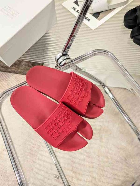 

slippers 2022 luxury designer slippers spring/summer leisure sandals outdoor mens and womens tabi split toe flat 34-45 5i4l, Black