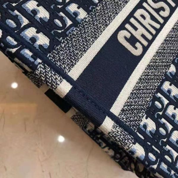 

2020 fashion new european and american versatile star same original stereo relief embroidery portable one shoulder messenger tote bag crossb