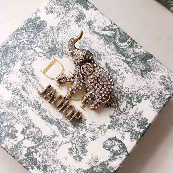 

design jewelry / 2021 classic letter elephant with diamond brooch hairpin 925 silver needle earrings female de8z