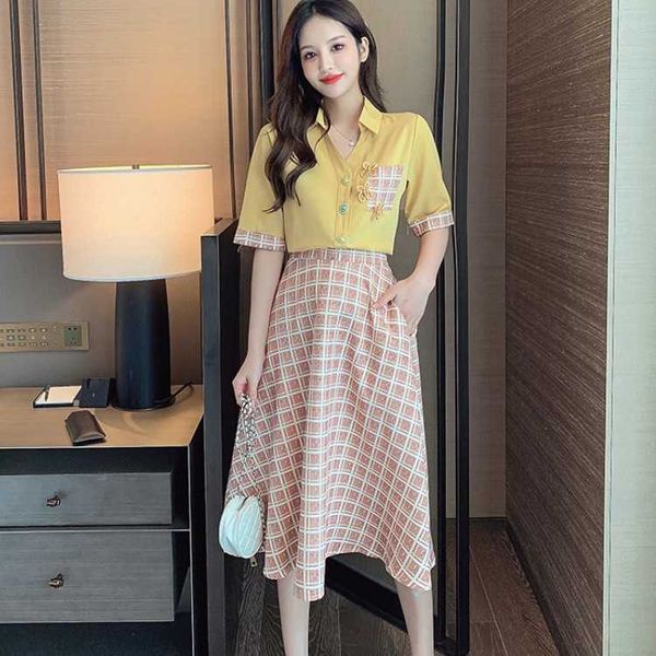 

summer fashion two piece set women turn down collar short sleeve shirt + high waist plaid a-line midi skirt suit 210526, White
