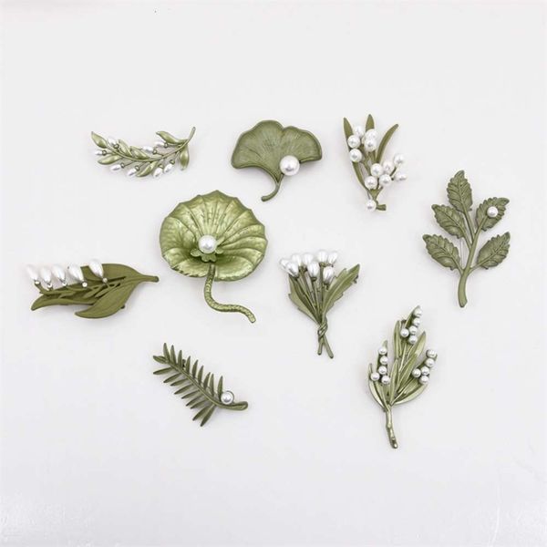 

wind green paint gingko leaf pearl bouquet brooch women's scarf button, Gray