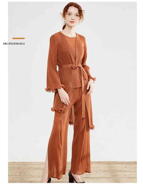 

dresses miyake three-piece set of pleated irregular long coat + large swing sleeveless o-neck vest +straight pants, White