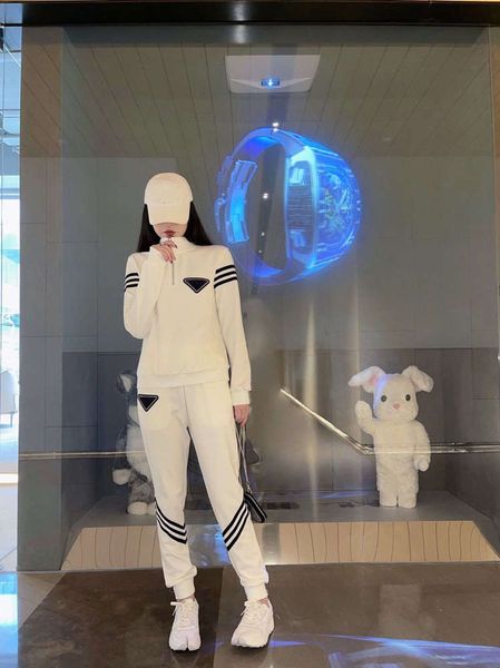 

designer p's autumn and winter casual sports stand-up collar triangle half zipper jacket and high-waist drawstring slacks suit, White