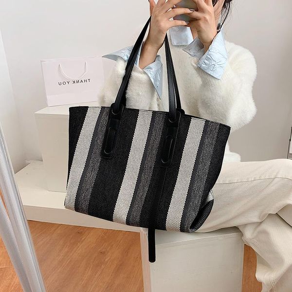 

cross body women's large capacity canvas bags, leisure designer travel bags.