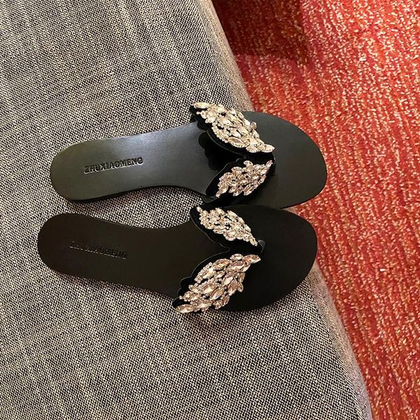 

the 2021 summer thong diamond flip-flops female fashion wears outside leather flat cool slippers from mail, Black