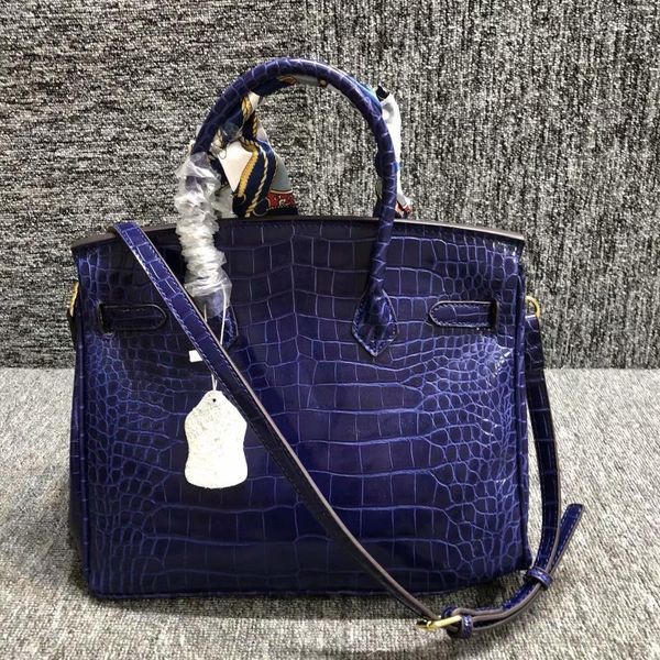 

women's bag in autumn and winter