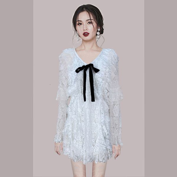 

2021 early autumn design bow long sleeve princess skirt temperament sweet fairy white lace dress, Black;gray