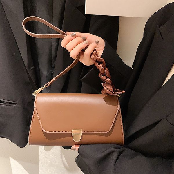 

korean women's bag 2021 fashion foreign style single shoulder armpit simple messenger chain small square