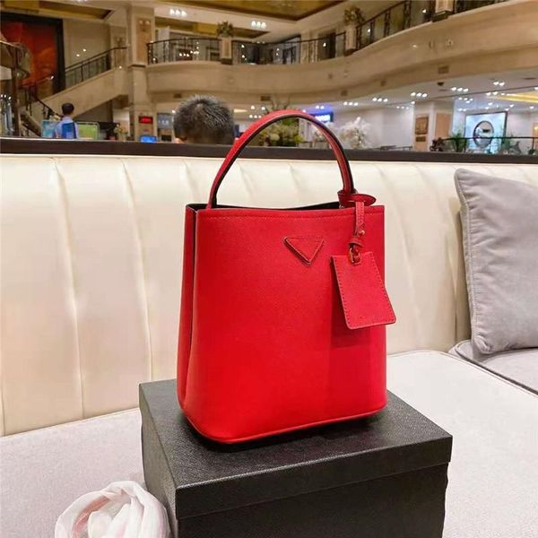 

women luxurys designers bags 2021 bag handbags ladies shoulder messenger leather fashion bucket cross body