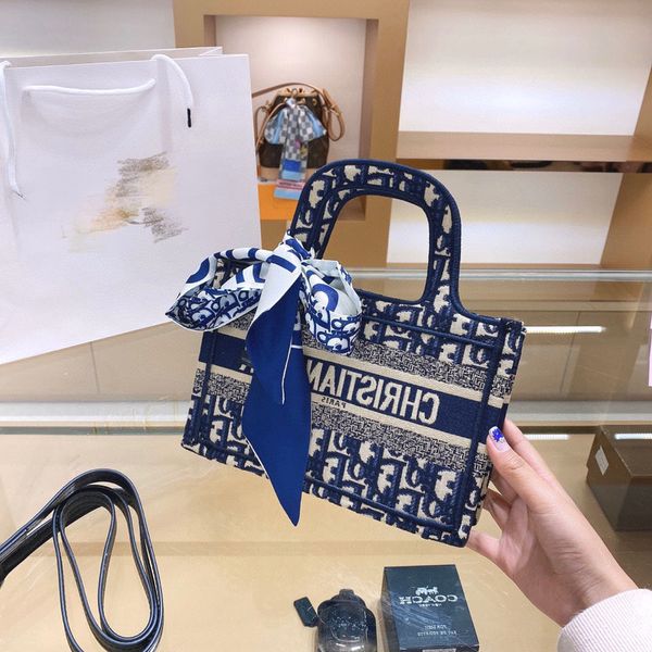 

retro new women's handbag luxurys embroidery canvas mini lock shopping large capacity portable one shoulder crossbody8315
