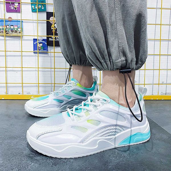 

2021 autumn trend outdoor shoes men's lightweight shock-absorbing sports round head low breathable mesh small white men