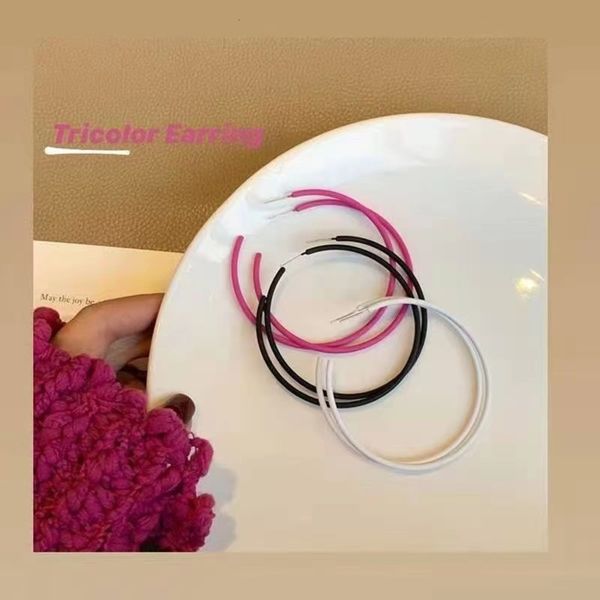 

exaggerated spray painting ring 925 silver needle earrings, sweet and elegant girl earrings, Black