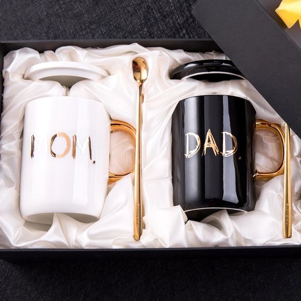 400 ml Mama und Papa Kaffeetasse mit Deckel Löffel 2021 neue einfache Keramik Geschenke Tassen Tassen für Mutter Vater