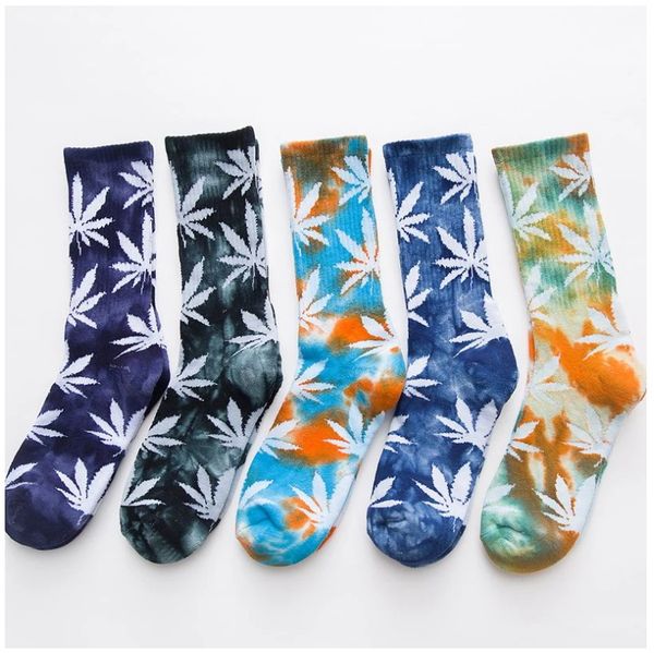 

crew novelty colorful gradient tie-dyeing maple leaf men fashion skateboard harajuku cotton socks hiphop ethnic couple, White;pink